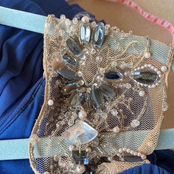 Adrianna Papell live from the red carpet size gown - Picture 16 of 17